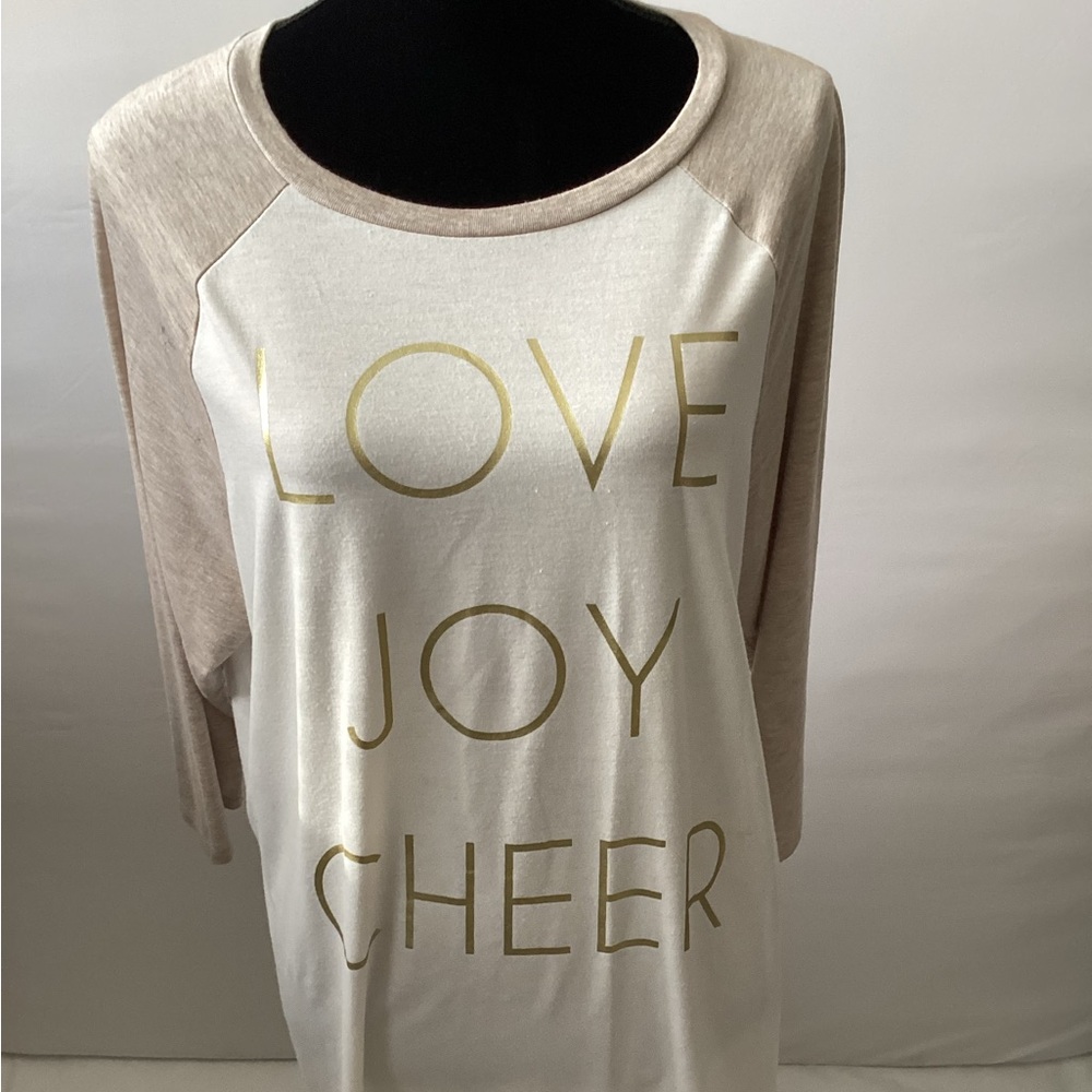 State of mine 3/4” inch sleeve pullover graphic top.